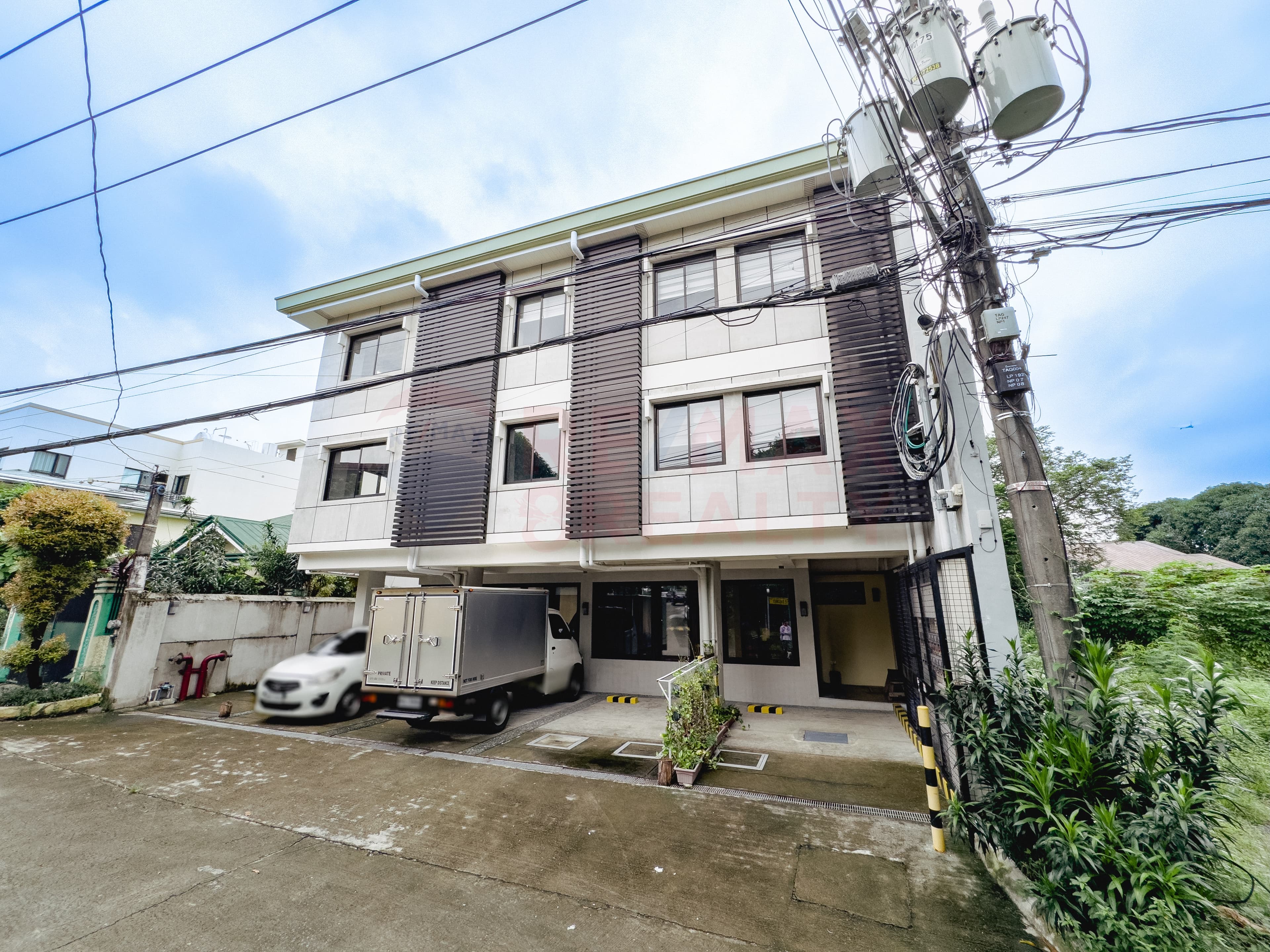 Apartment Building for Sale in AFPOVAI Phase 1